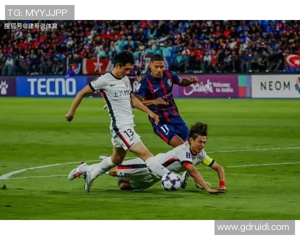 中超精彩对决国米与里昂战成平局逆转瞬间点燃全场激情