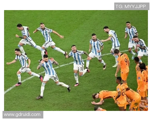 友谊赛精彩回顾：那不勒斯逆转国米点球大战引发全场热烈反响