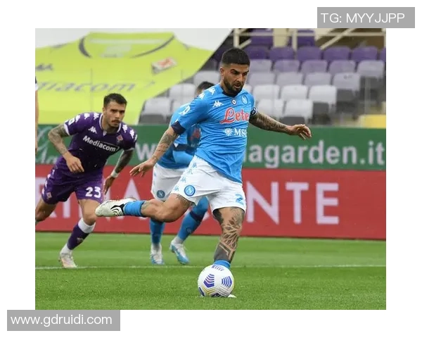 中超赛场冷门多特蒙德与那不勒斯激战成平局红牌事件引发全场热议