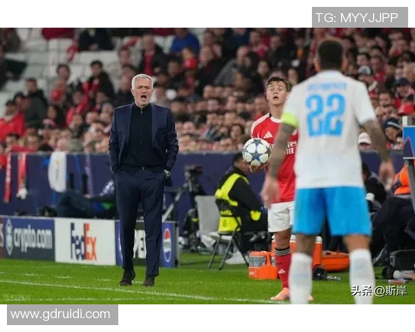 足总杯精彩对决尤文图斯与本菲卡平局红牌事件引发全场热议与争议