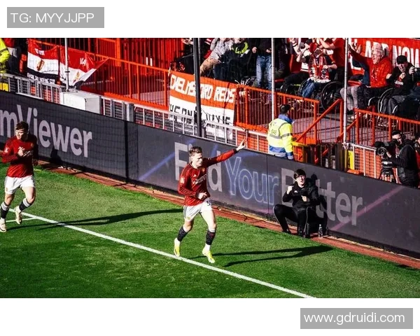 曼联逆转国米3-2晋级世界杯决赛神扑瞬间成焦点引发转会热议 曼联逆转国米3-2晋级世界杯决赛神扑瞬间成焦点引发转会热议