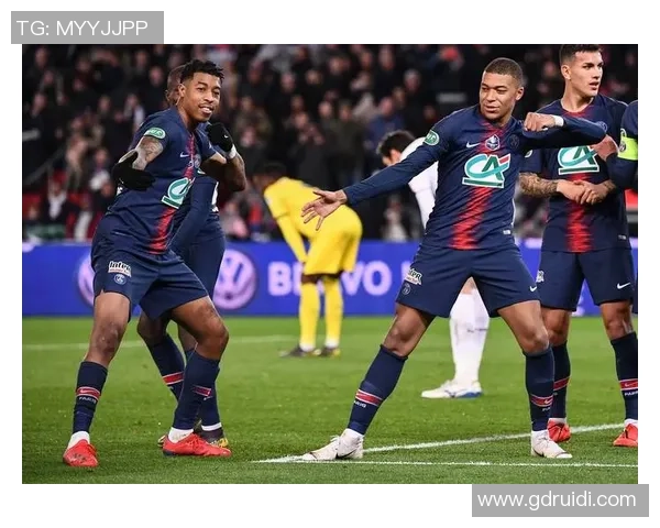 欧联杯精彩对决巴黎圣日耳曼大胜AC米兰上演帽子戏法引爆全场