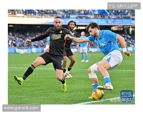 中超热战：巴黎圣日耳曼与那不勒斯激战成平局转会传闻引发热议