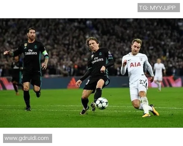 国王杯精彩对决波尔图与热刺激战成平局数据分析揭示逆转瞬间的魅力