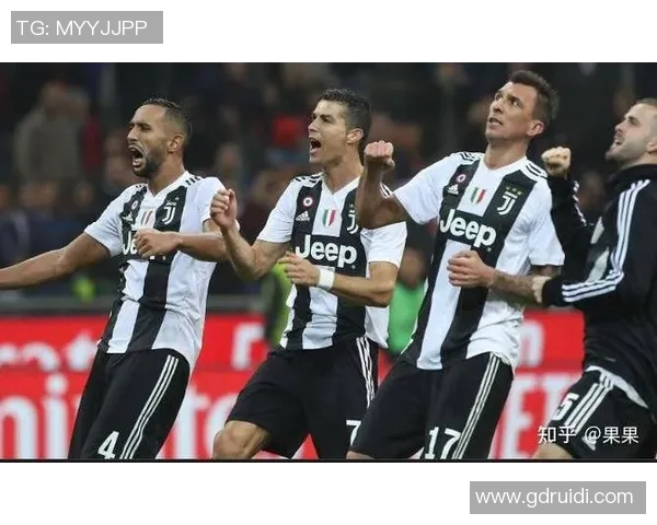 英超激战：那不勒斯与尤文图斯战成平局赛后分析引发热议