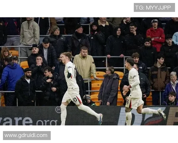 世界杯切尔西战胜多特蒙德帽子戏法引发全场狂欢战术分析与精彩瞬间回顾