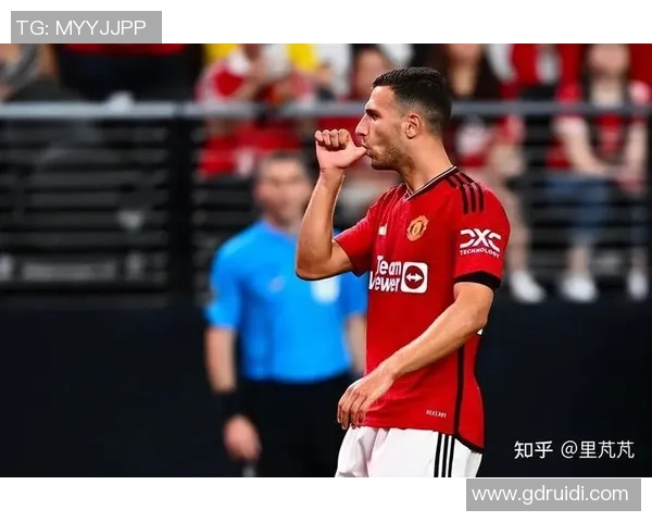 友谊赛曼联与多特蒙德激战成平红牌事件引发全场热议与十大精彩进球回顾