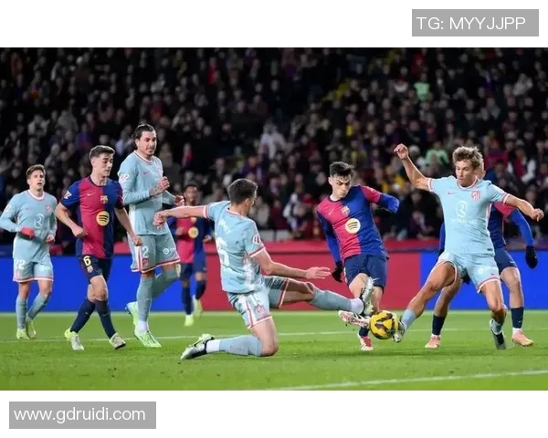 意甲激战巴黎圣日耳曼狂胜巴萨补时进球引发争议与全场沸腾